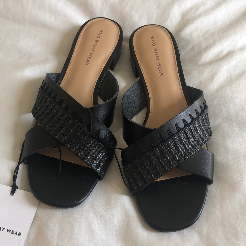 NWT Who What Wear black cross slide sandals